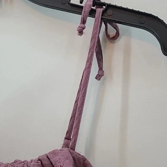 AMERICAN EAGLE Women's Pink Ruffle Cropped Tank Adjustable Straps - Size Small - Picture 6 of 11